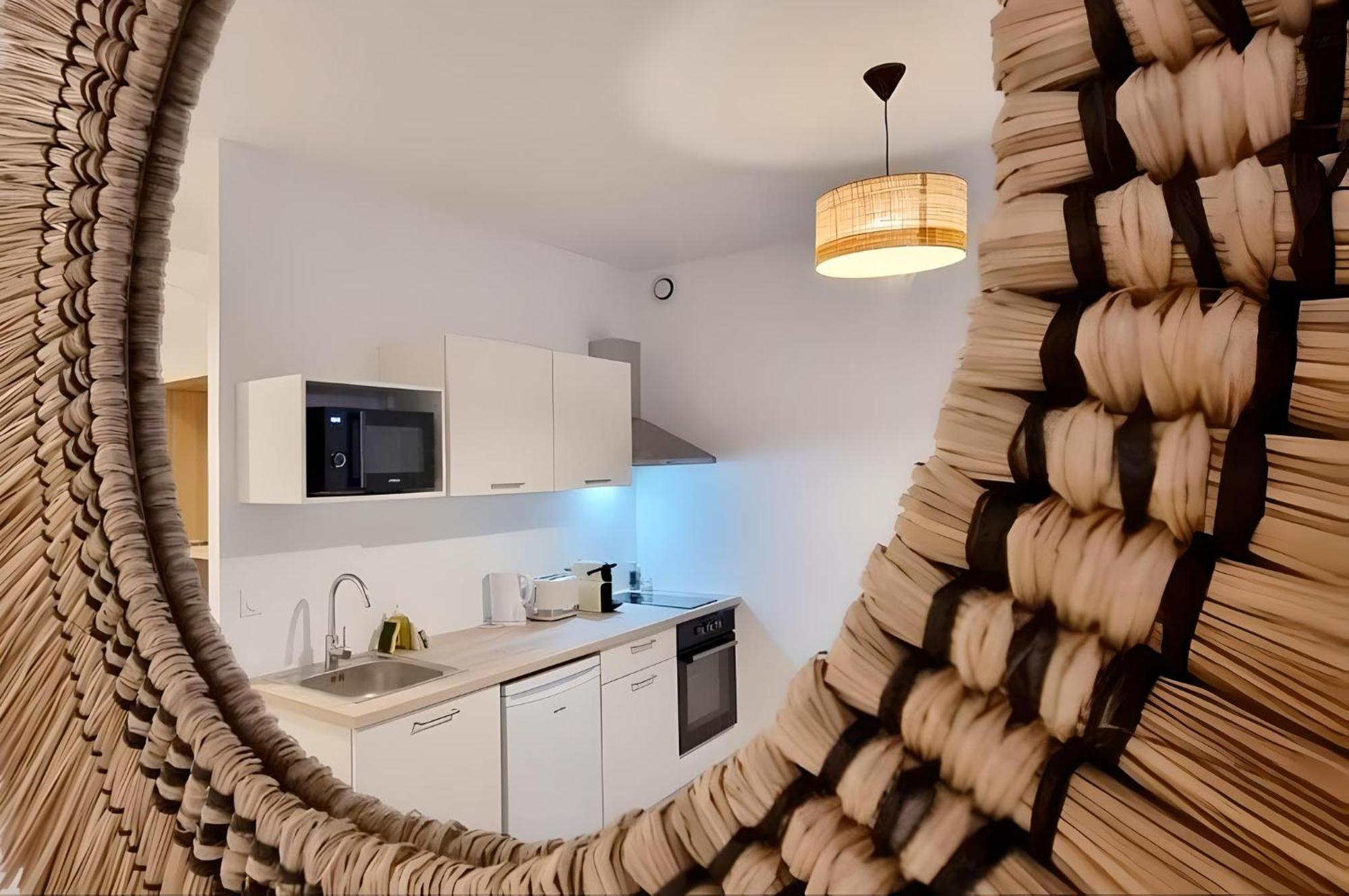 Large Studio Lumineux Et Neuf, Parking Gratuit Châteauroux 외부 사진
